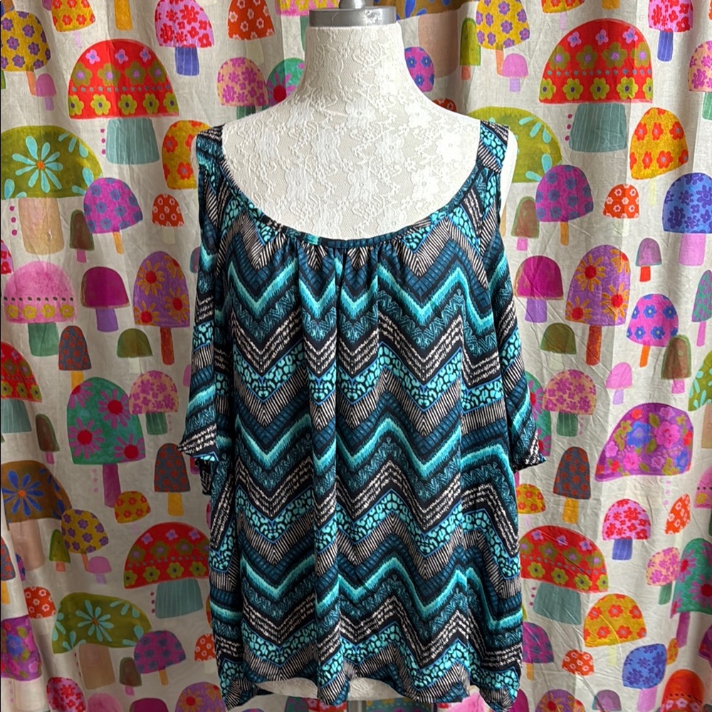 JW ❤️ Girl Chevron Patterned Cold Shoulder Blouse.3X